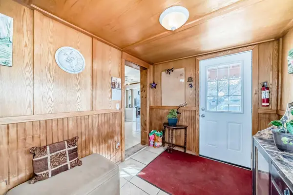 6724 17 AVE SE #180, Calgary, AB T2A 0W5