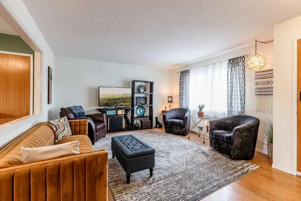 535 12 ST NW, Medicine Hat, AB T1A6R3