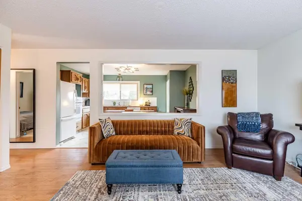 535 12 ST NW, Medicine Hat, AB T1A6R3