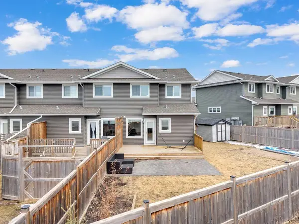 11 Rowberry CT, Sylvan Lake, AB T4S 0L7