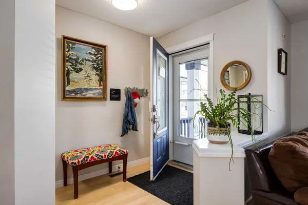 488 Prestwick CIR SE, Calgary, AB T2Z 4P6