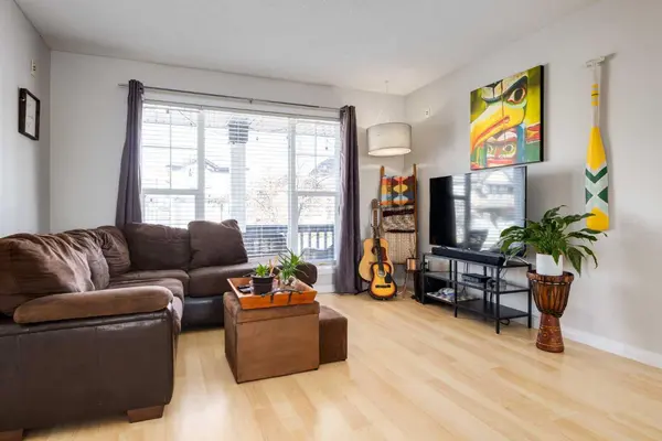 488 Prestwick CIR SE, Calgary, AB T2Z 4P6