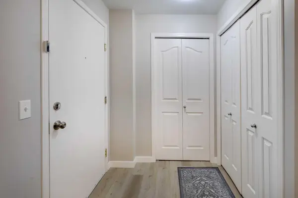 304 Mackenzie WAY SW #8323, Airdrie, AB T4B3H8