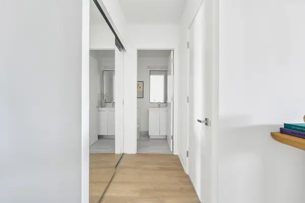 36 Brentcliffe RD #214, Toronto C11, ON M4G 0E1