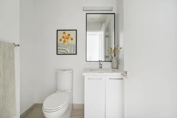 36 Brentcliffe RD #214, Toronto C11, ON M4G 0E1