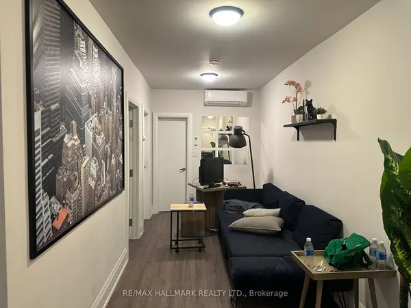 595 St Clair AVE W #7, Toronto C02, ON M6C 1A3