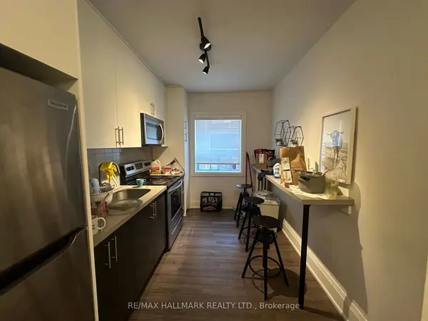 595 St Clair AVE W #7, Toronto C02, ON M6C 1A3