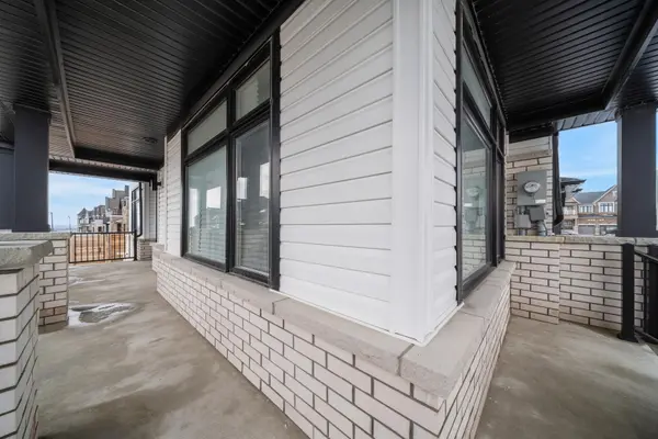 1076 Thompson DR, Oshawa, ON L1L 0V5