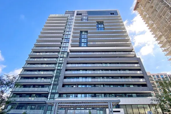 75 Oneida CRES #410, Richmond Hill, ON L4B 0H3