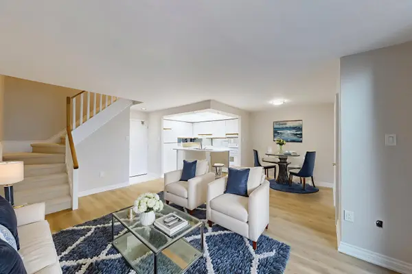 16 Elgin ST #316, Markham, ON L3T 4T4