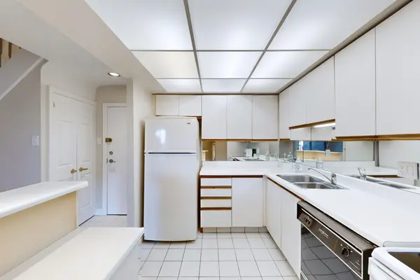 16 Elgin ST #316, Markham, ON L3T 4T4