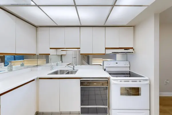 16 Elgin ST #316, Markham, ON L3T 4T4