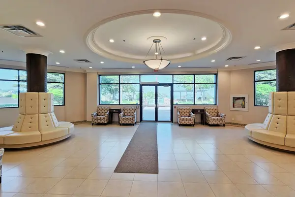 37 Ellen ST #PH06, Barrie, ON L0K 1S0