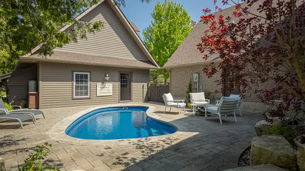 13 Parkland DR, Clearview, ON L9Y 3Y9