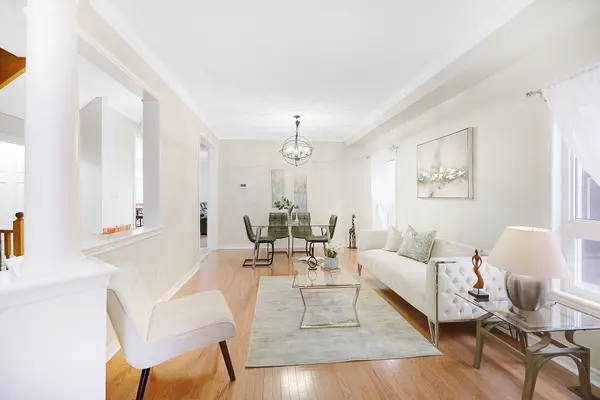 43 Alice Springs CRES, Brampton, ON L6X 0R7