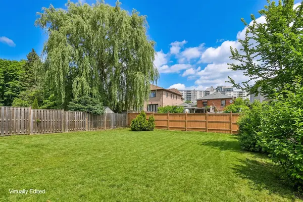 39 Wickford DR, Toronto W04, ON M6L 1K9