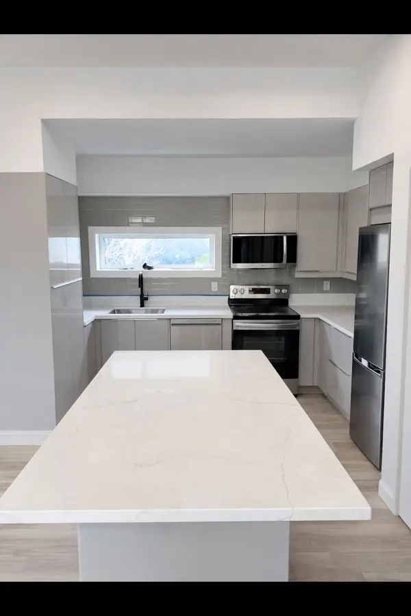 74 Neil Ave (UPPER) AVE, Hamilton, ON L8G 2N3