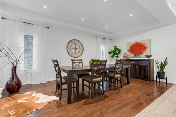 87 Newcombe RD, Hamilton, ON L9H 0A6