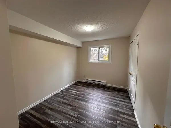 106 Lansdowne ST #204, Peterborough, ON K9J 1Y1