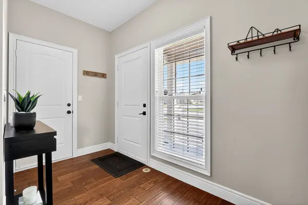 17 Mulberry LN, Niagara-on-the-lake, ON L0S 1J0