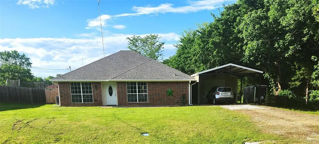 1974 County Road 33900, Powderly, TX 75473