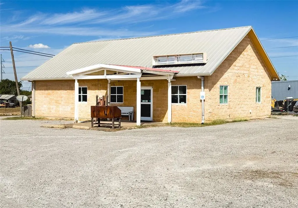 115 E 8th Street, Cisco, TX 76437