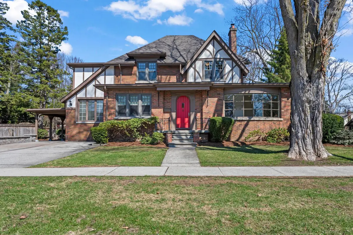 396 Victoria ST, London East, ON N5Y 4A9