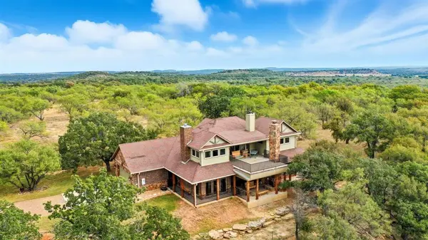 735 Gresham Lane, Jacksboro, TX 76458