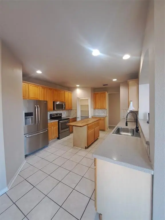 612 Tall Tree Drive, Murphy, TX 75094