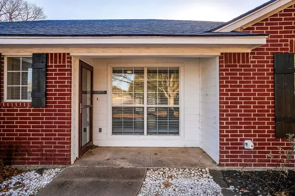 1312 Bradley Court, Cleburne, TX 76033