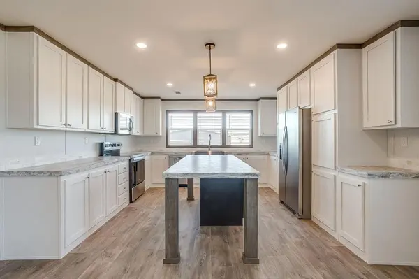 41 Kenzi Drive, Mineral Wells, TX 76067