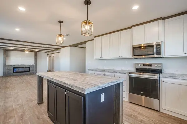 41 Kenzi Drive, Mineral Wells, TX 76067