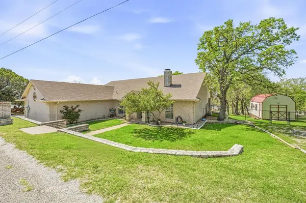2700 Solar Court, Granbury, TX 76049