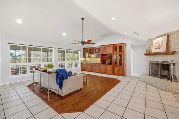 2700 Solar Court, Granbury, TX 76049