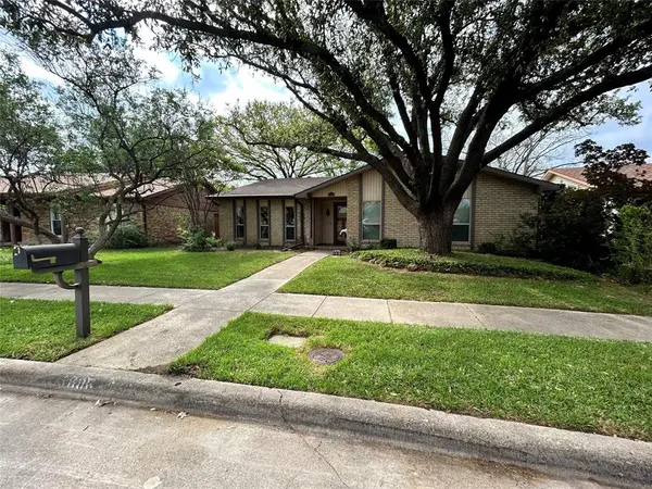 1806 Clear Creek Lane, Carrollton, TX 75007