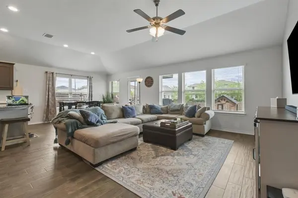 602 Ridge View Way, Justin, TX 76247