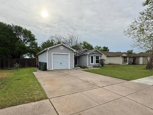 5503 Creek Valley Drive, Arlington, TX 76018