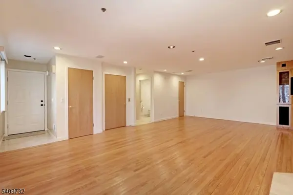 30 Paris Cir, West Orange Twp., NJ 07052