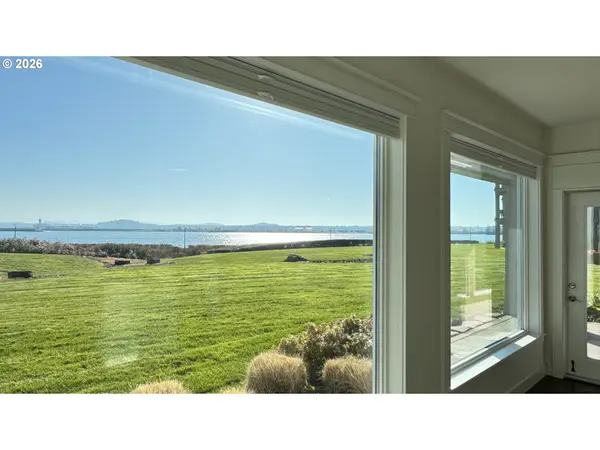 5421 SE SCENIC LN #101, Vancouver, WA 98661