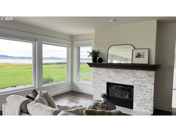 5421 SE SCENIC LN #101, Vancouver, WA 98661