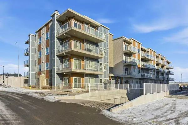 200 Harvest Hills PL NE #305, Calgary, AB T2M0C8