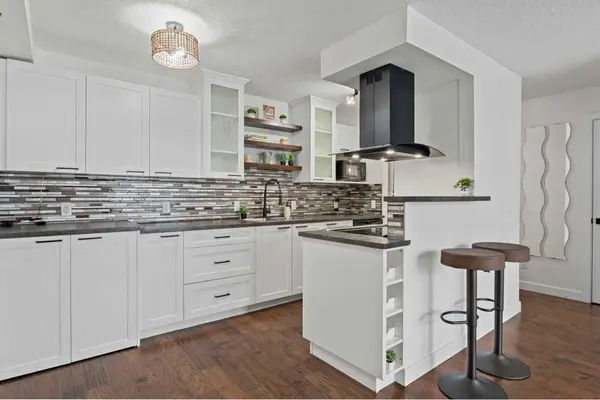 123 24 AVE SW #105, Calgary, AB T2S 0J8