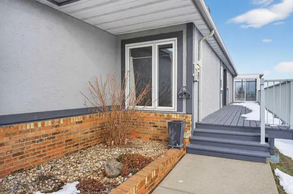 96 Norquay HTS NW, Calgary, AB T2K 6H4