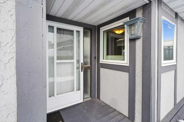 96 Norquay HTS NW, Calgary, AB T2K 6H4