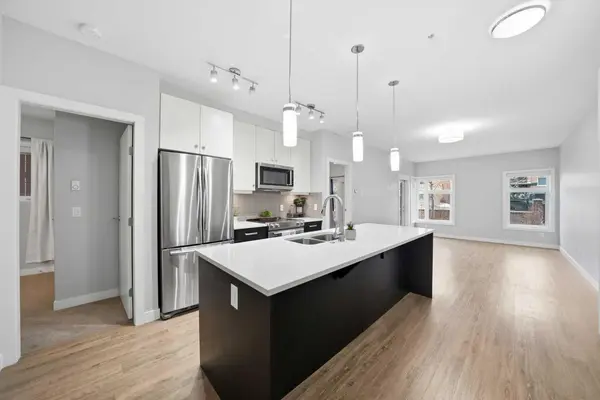 1720 10 ST SW #107, Calgary, AB T2T 3E8