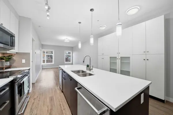 1720 10 ST SW #107, Calgary, AB T2T 3E8