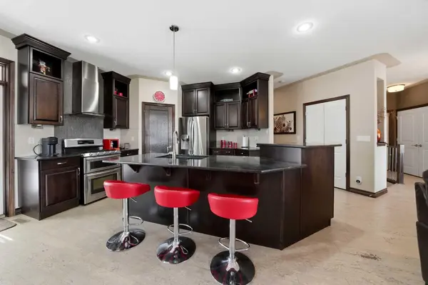 11 Voisin Close, Red Deer, AB T4R 0M8