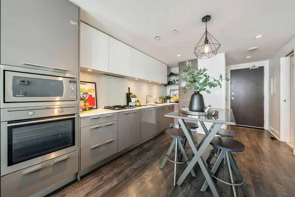 901 10 AVE SW #2807, Calgary, AB T2R 0B5