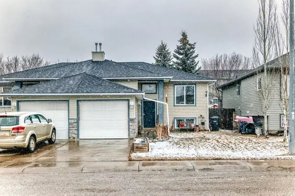 213 Hillvale CRES, Strathmore, AB T1P 1X6