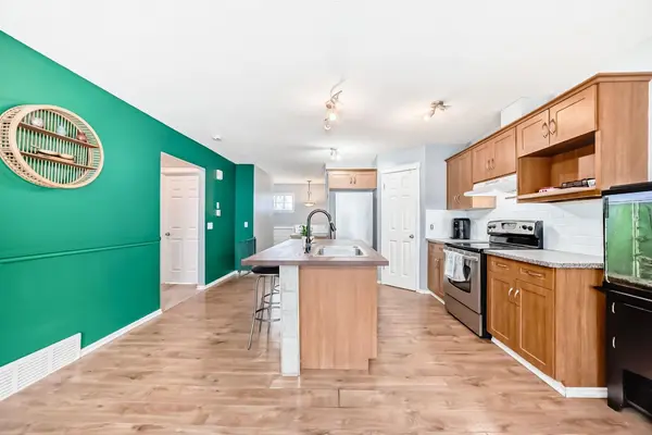 213 Hillvale CRES, Strathmore, AB T1P 1X6